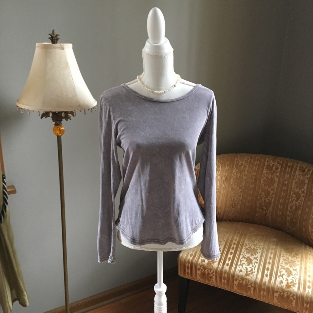 Must Have!Philosophy Long Sleeved Super Soft Tee Medium